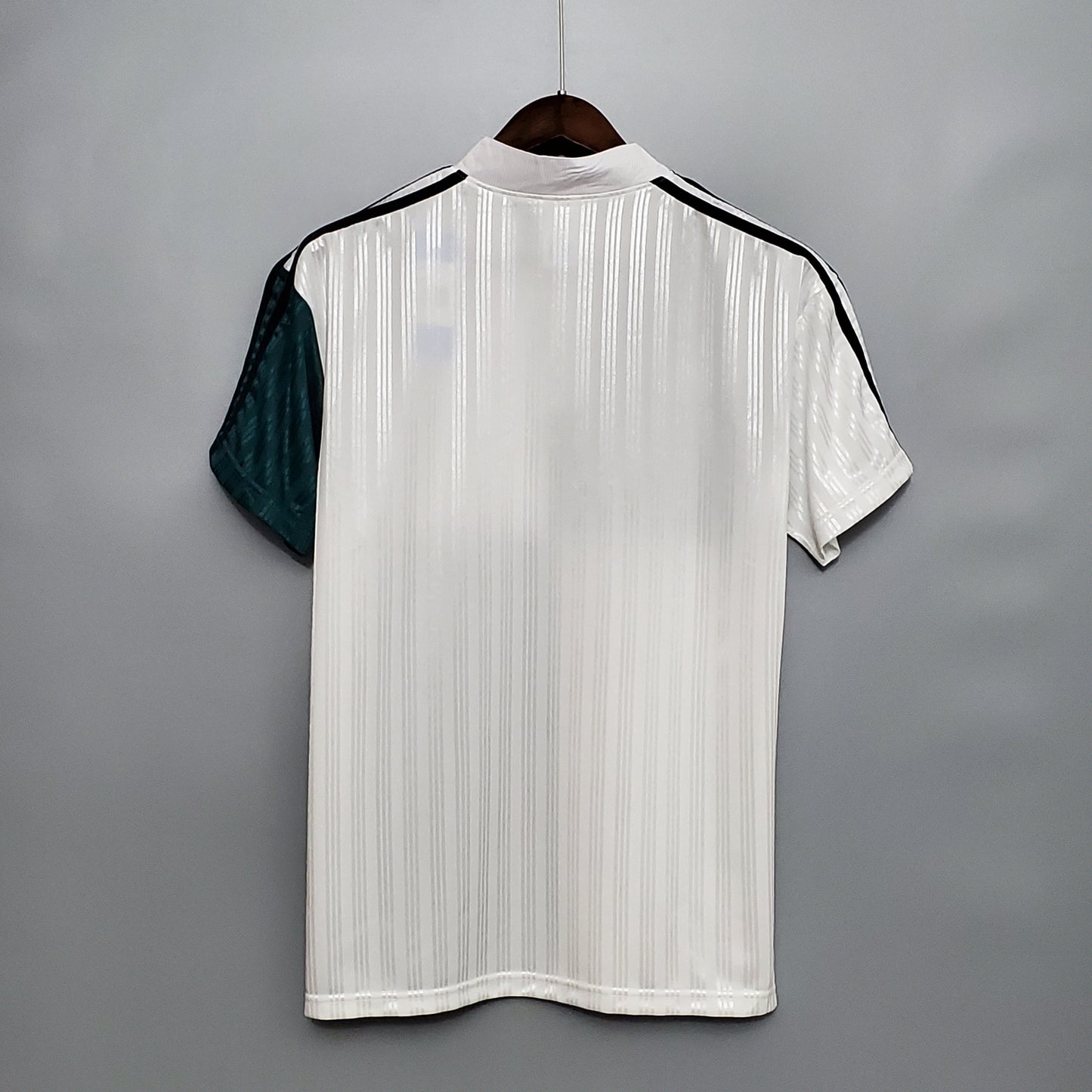 Retro Liverpool Away 95/96
