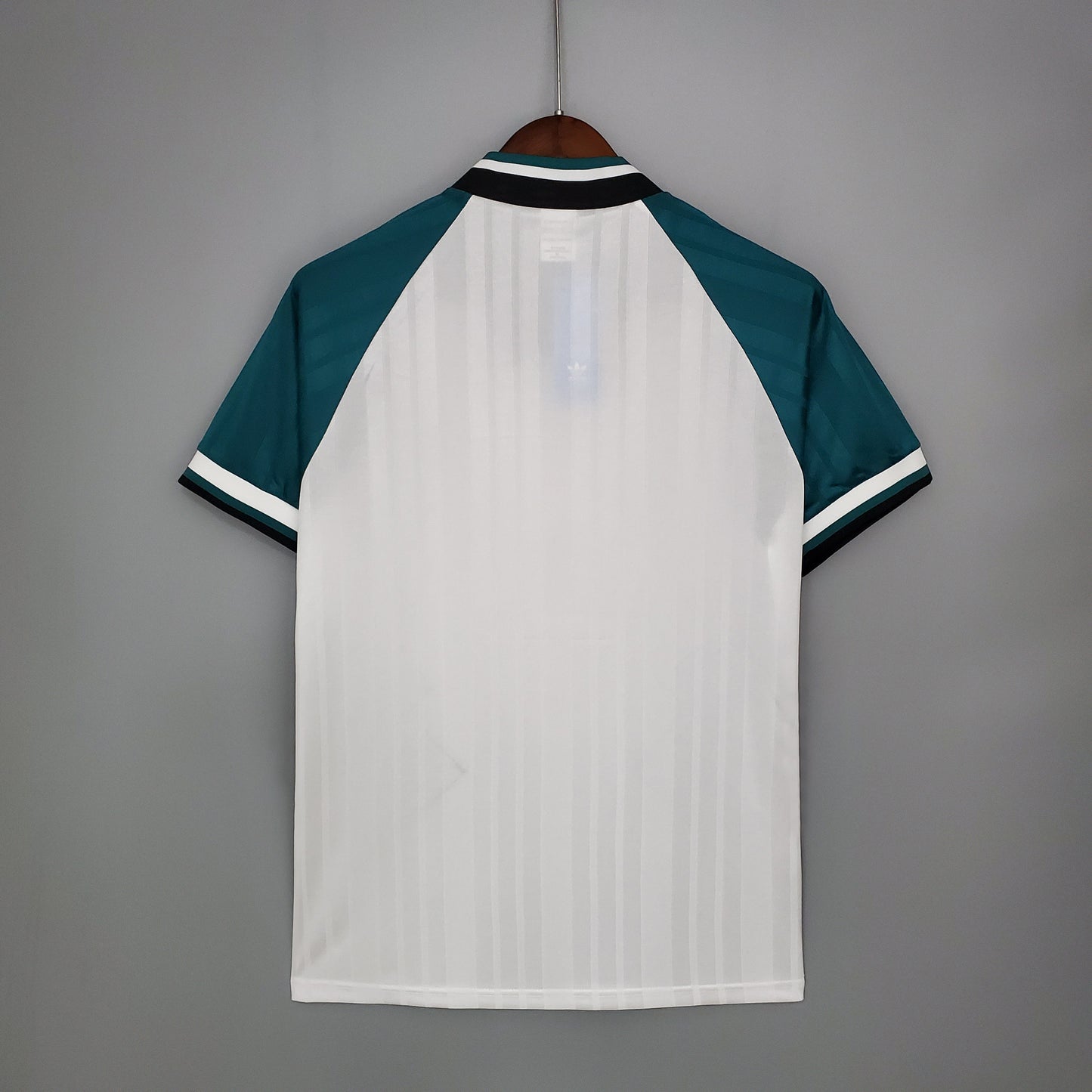 Retro Liverpool Away Kit 93/95