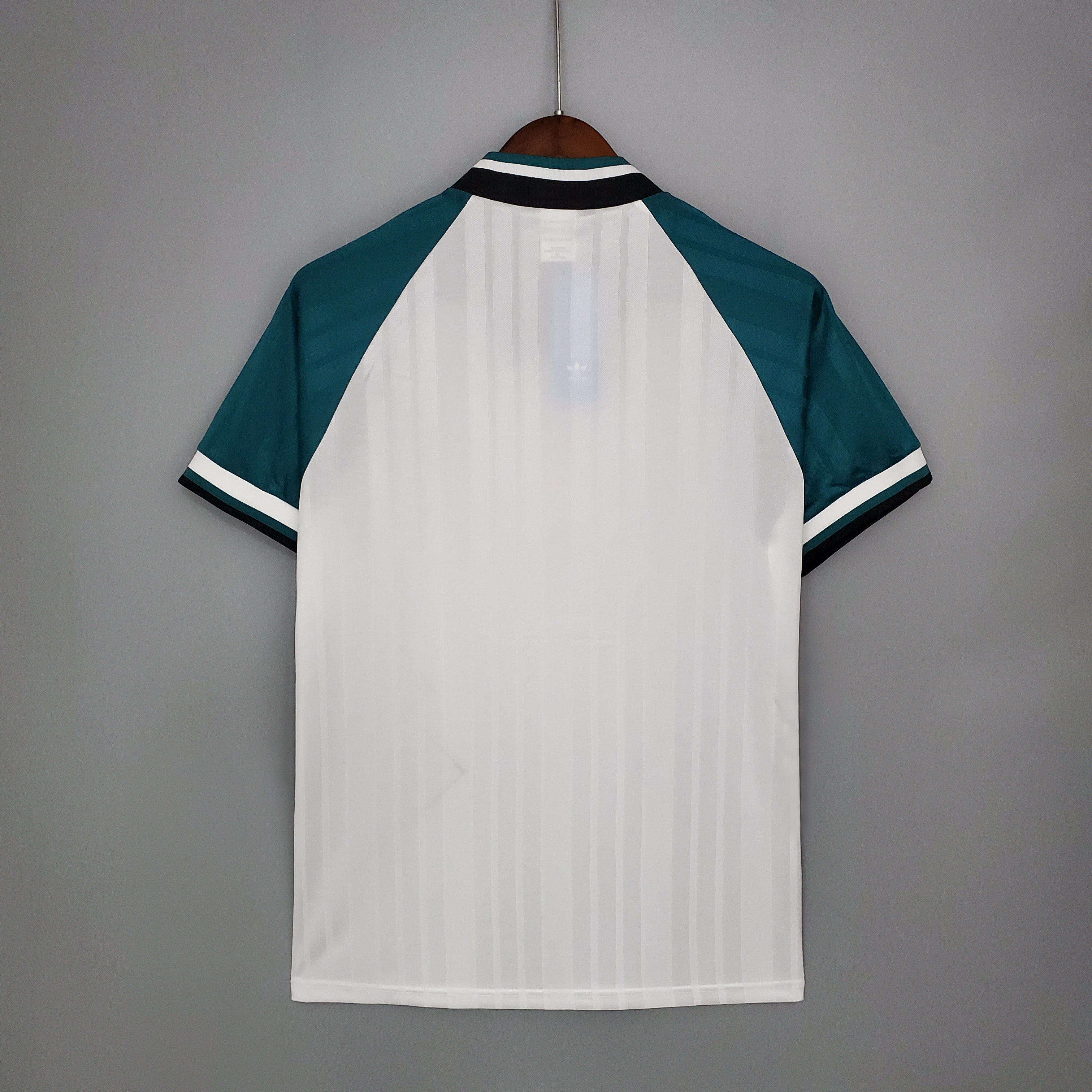 Retro Liverpool Away Kit 93/95