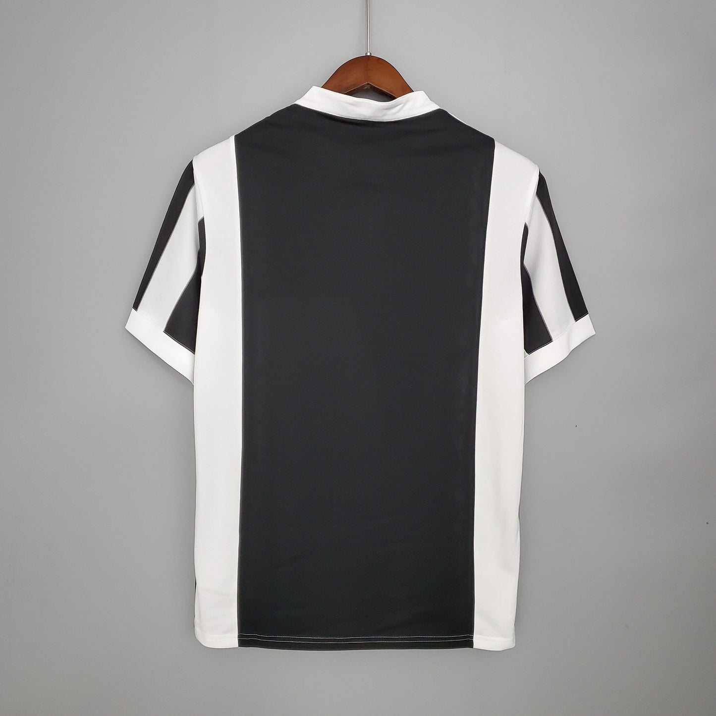 Retro Juventus Home Kit 17/18